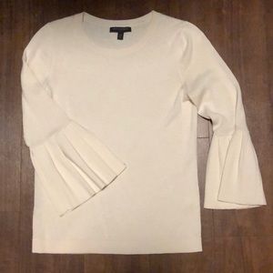 Banana Republic Creme Flare Sleeve Sweater Size XS